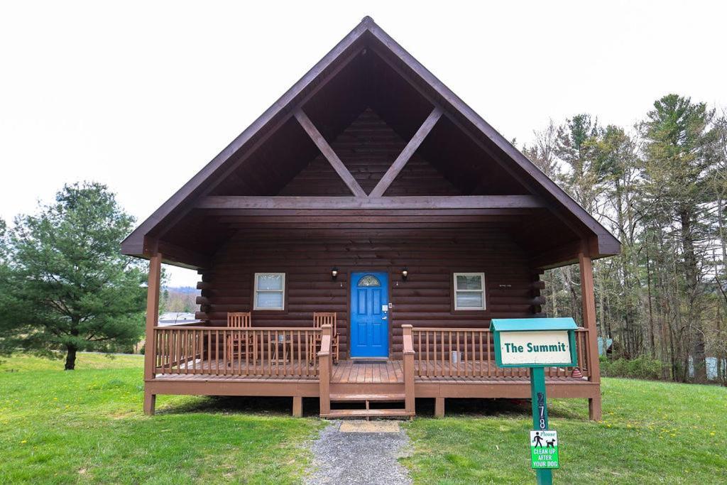 The Cabins At Pine Haven - Beckley Beaver Екстер'єр фото