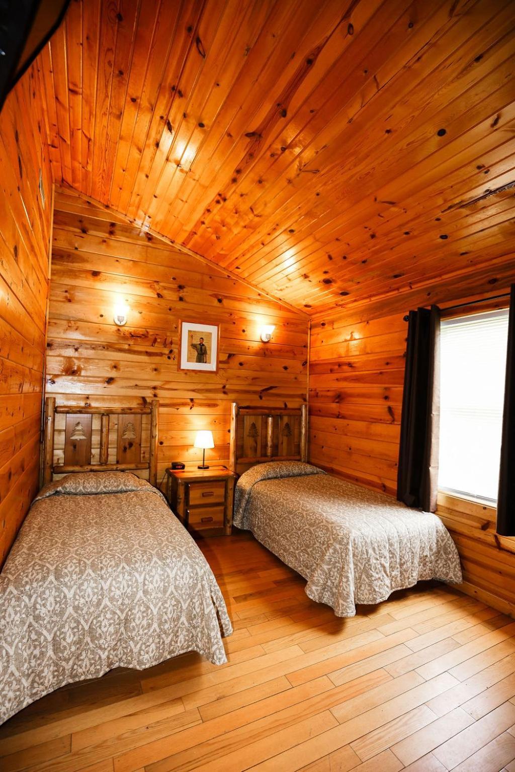 The Cabins At Pine Haven - Beckley Beaver Екстер'єр фото